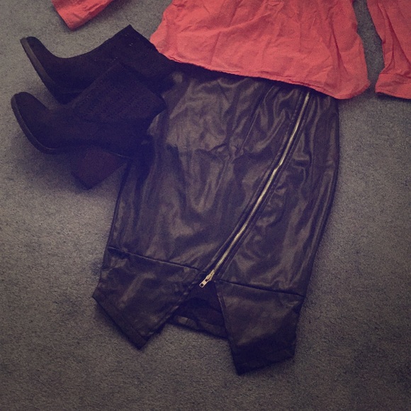 lia•cher Dresses & Skirts - Lia•Cher faux leather skirt 🔥